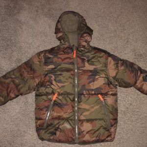 Boys Puffer Coat. Size Small 6-7